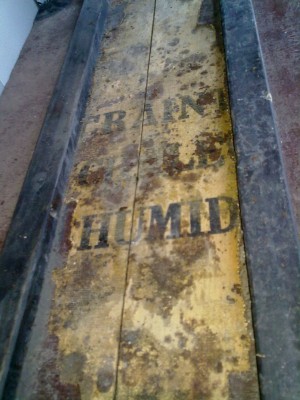 Restauration malle en bois 06082012248-e1344357036291